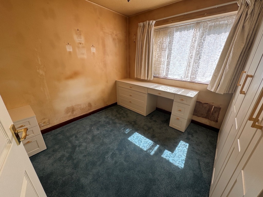 Lot: 153 - GROUND FLOOR APARTMENT IN PURPOSE-BUILT BLOCK WITH PARKING - Bedroom